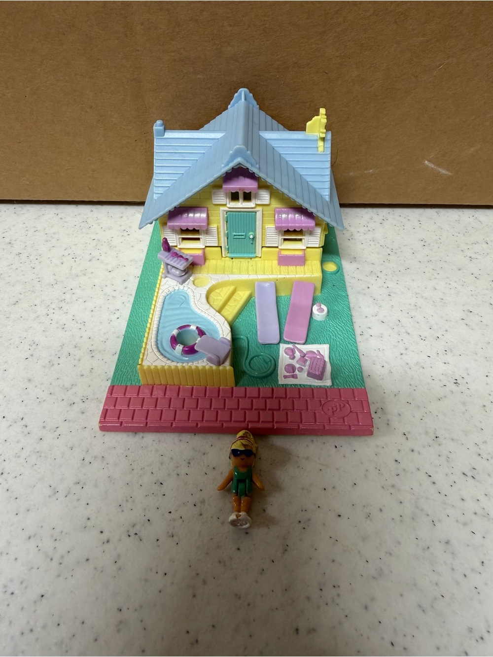 Vtg 1993 POLLY POCKET BLUEBIRD SUMMER COTTAGE HOUSE POLLYVILLE PLAYSET 1 Figure